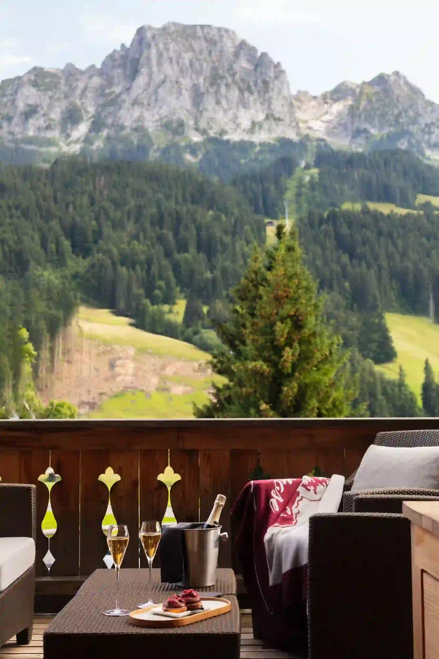 Gallery Hotel 7