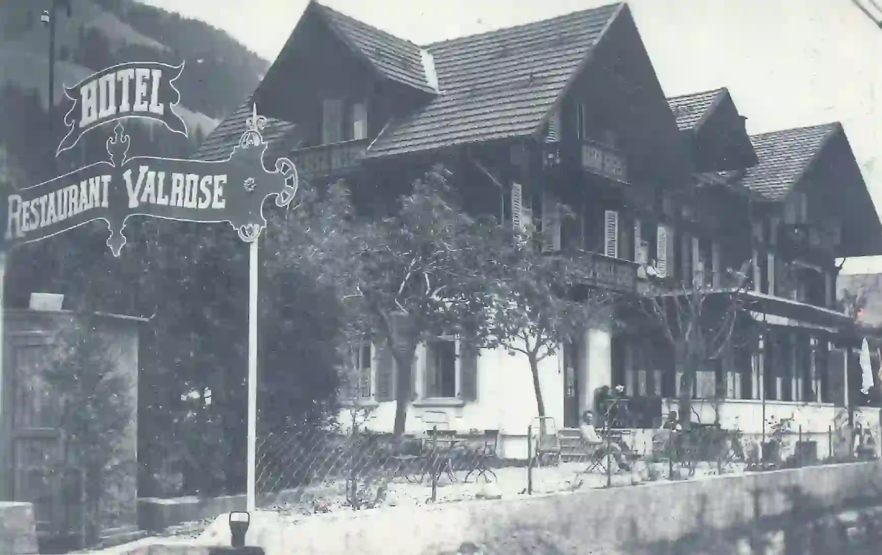 Valrose 2023 Hotel Exterieur Historique 1735x1091