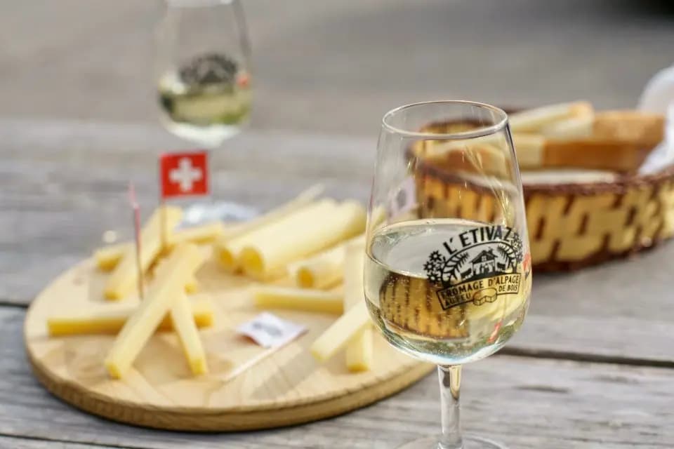 Les caves à fromage de L'Etivaz