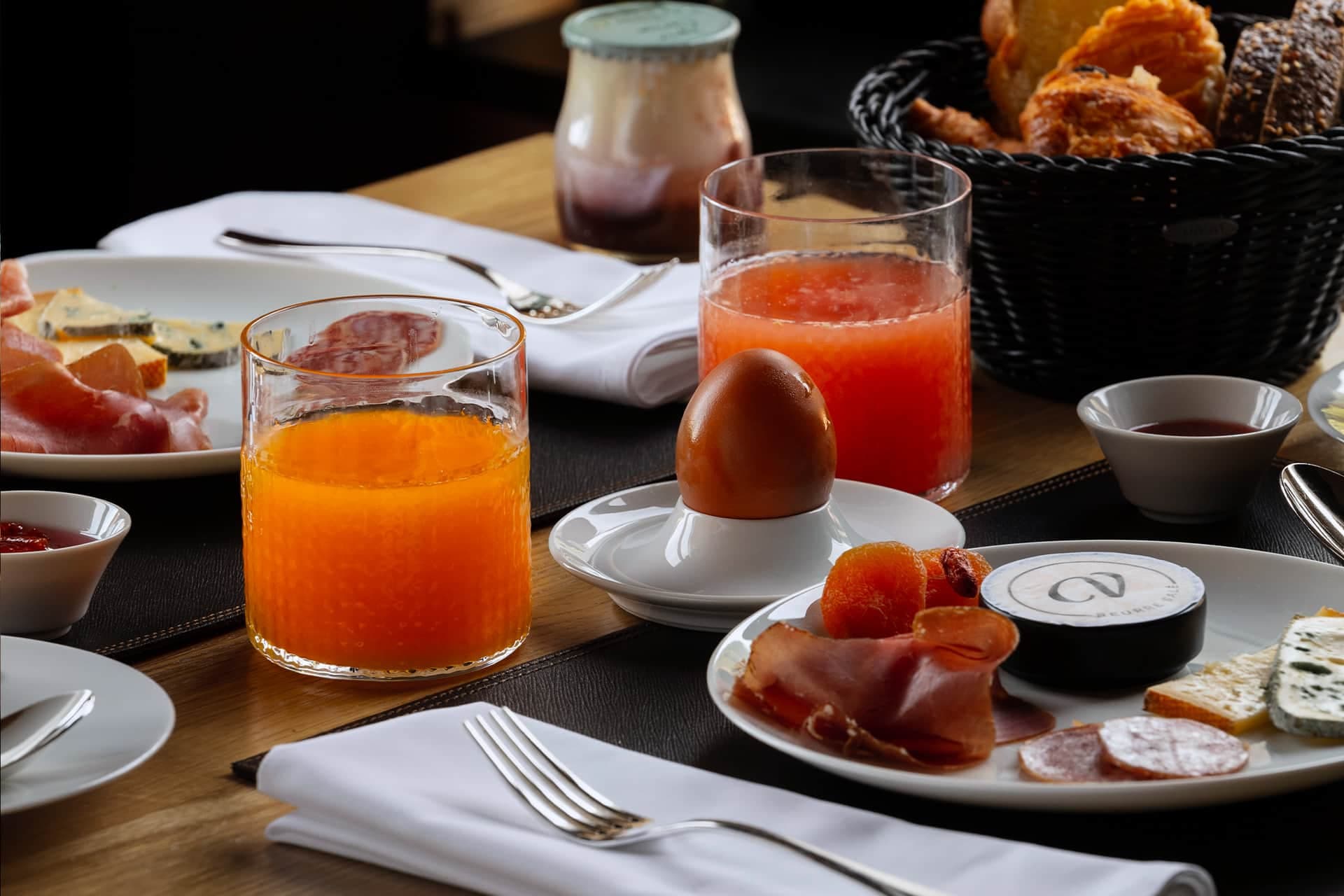 Frühstück auf der Terrasse des Valrose